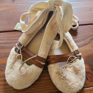 NWOT Zara Cream Faux Fur Ballet Flats with Lace-Up Bows & Leather Accents - 29